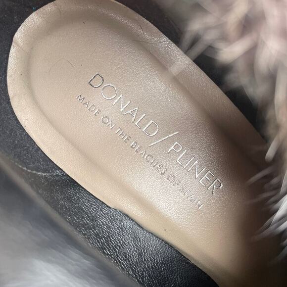 Donald Pliner‎ Women’s size 9m black suede Faux fur Heel Booties Y2K Glam - Picture 9 of 9